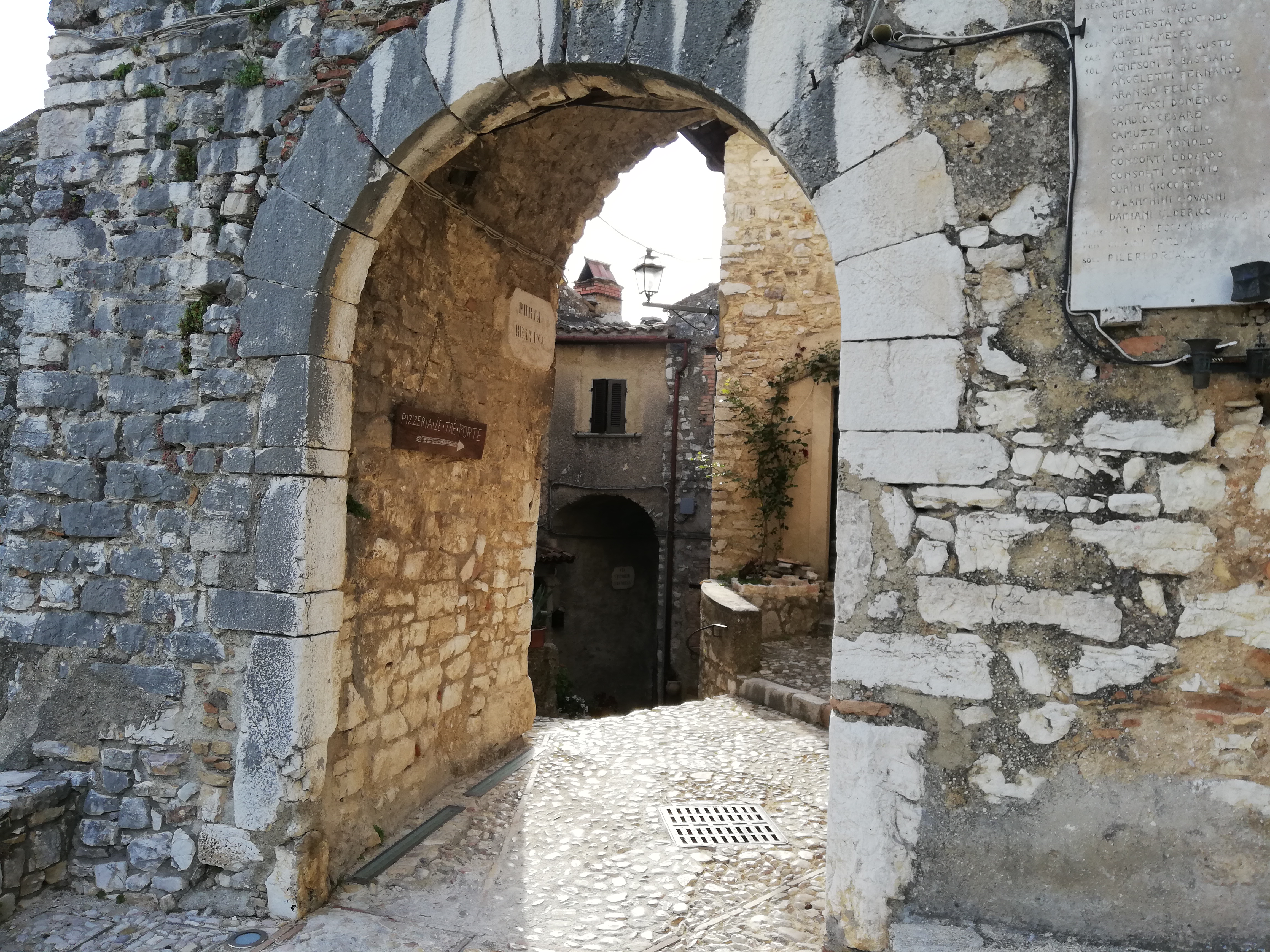 Labro Village Gate